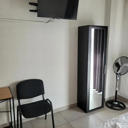 Orange Tree Hostel *