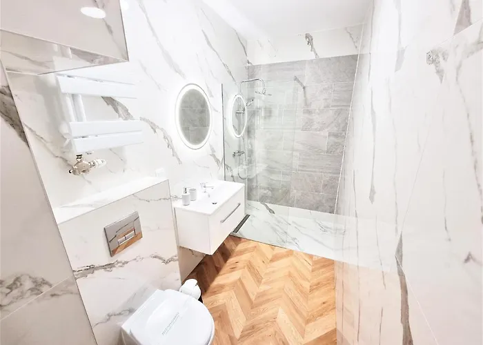 Orange Tree אכסניה