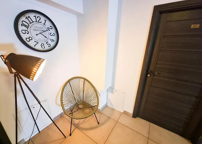 Orange Tree אכסניה *