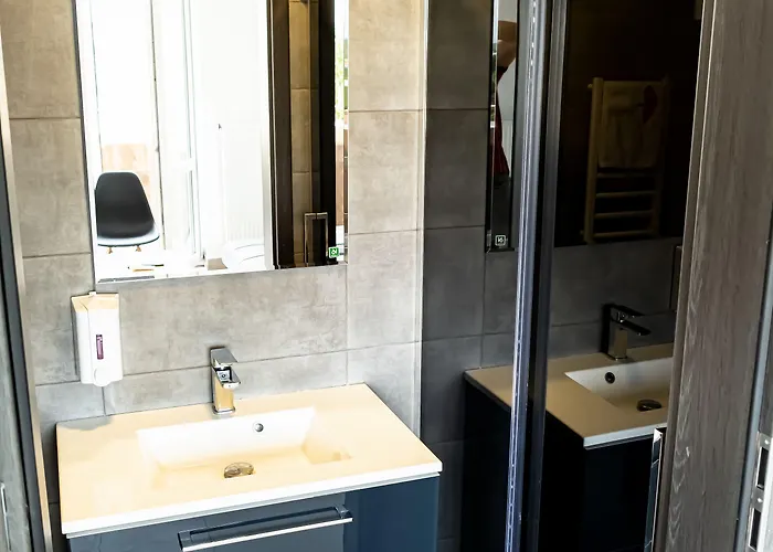 Orange Tree Hostel *