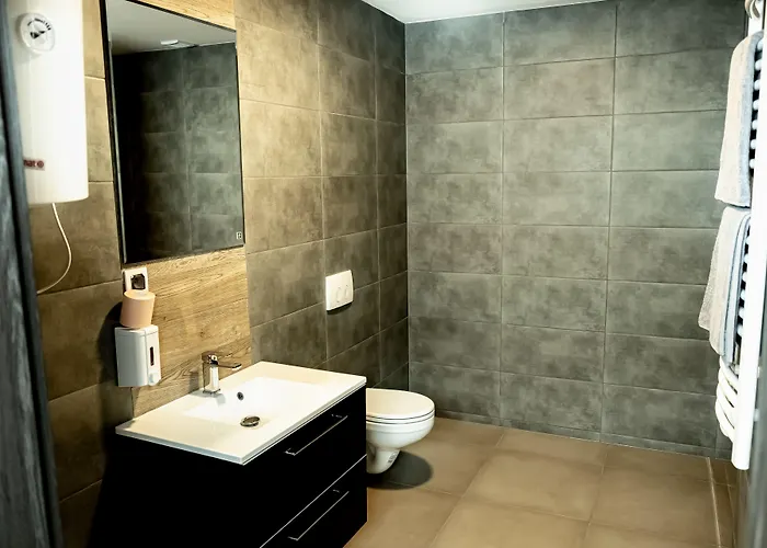 Orange Tree אכסניה